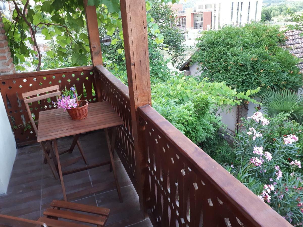 Old House Apartment With Garden Area Мцхета Экстерьер фото